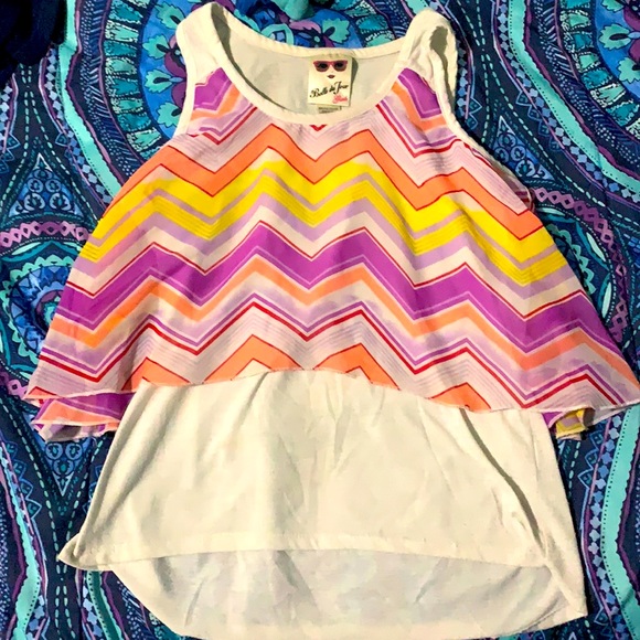 Sleeveless frilly tank top - Picture 1 of 2
